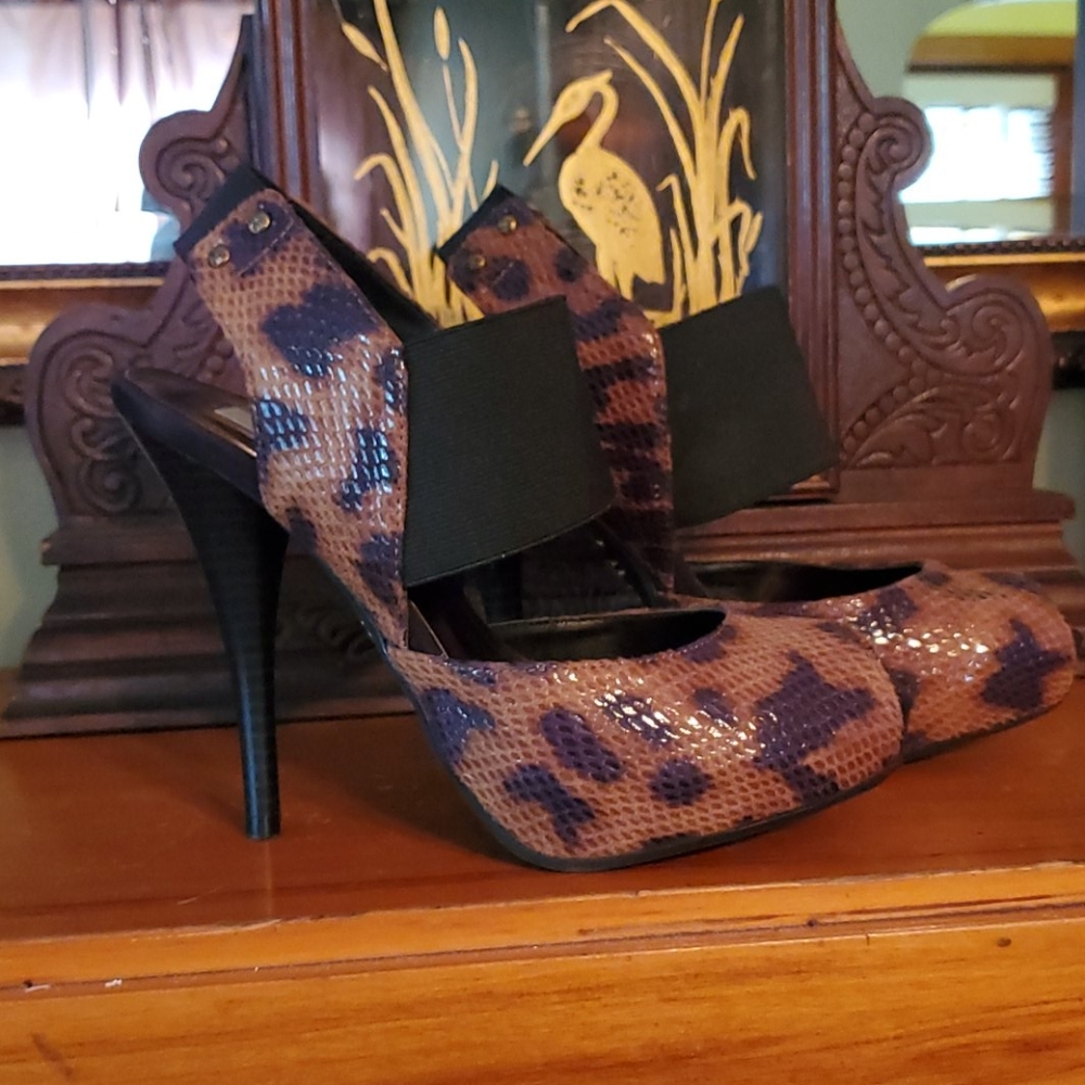 Heels - Picture 2 of 4